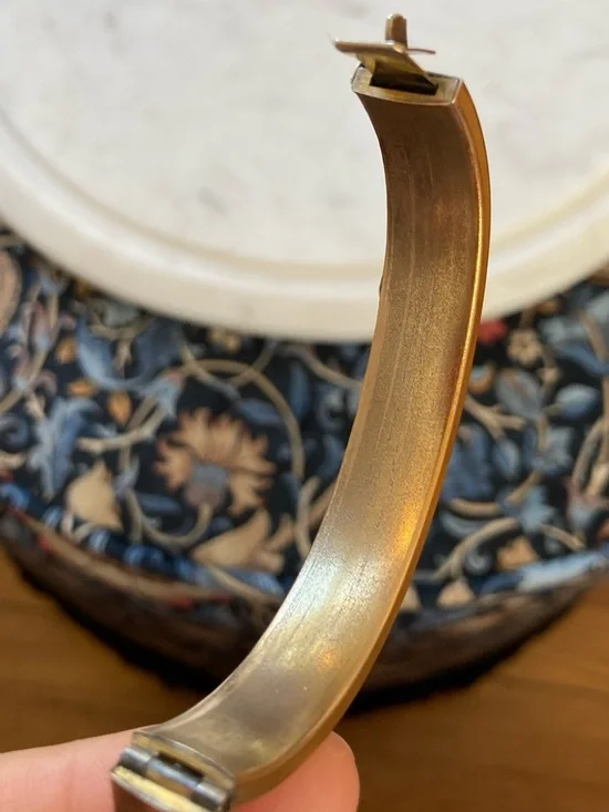 Antique Victorian Ornate Hinged Bangle Bracelet - Picture 11 of 17